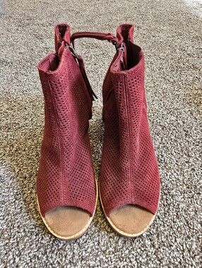 Toms Burgundy Perforated Open-Toe Ankle Booties Size 7